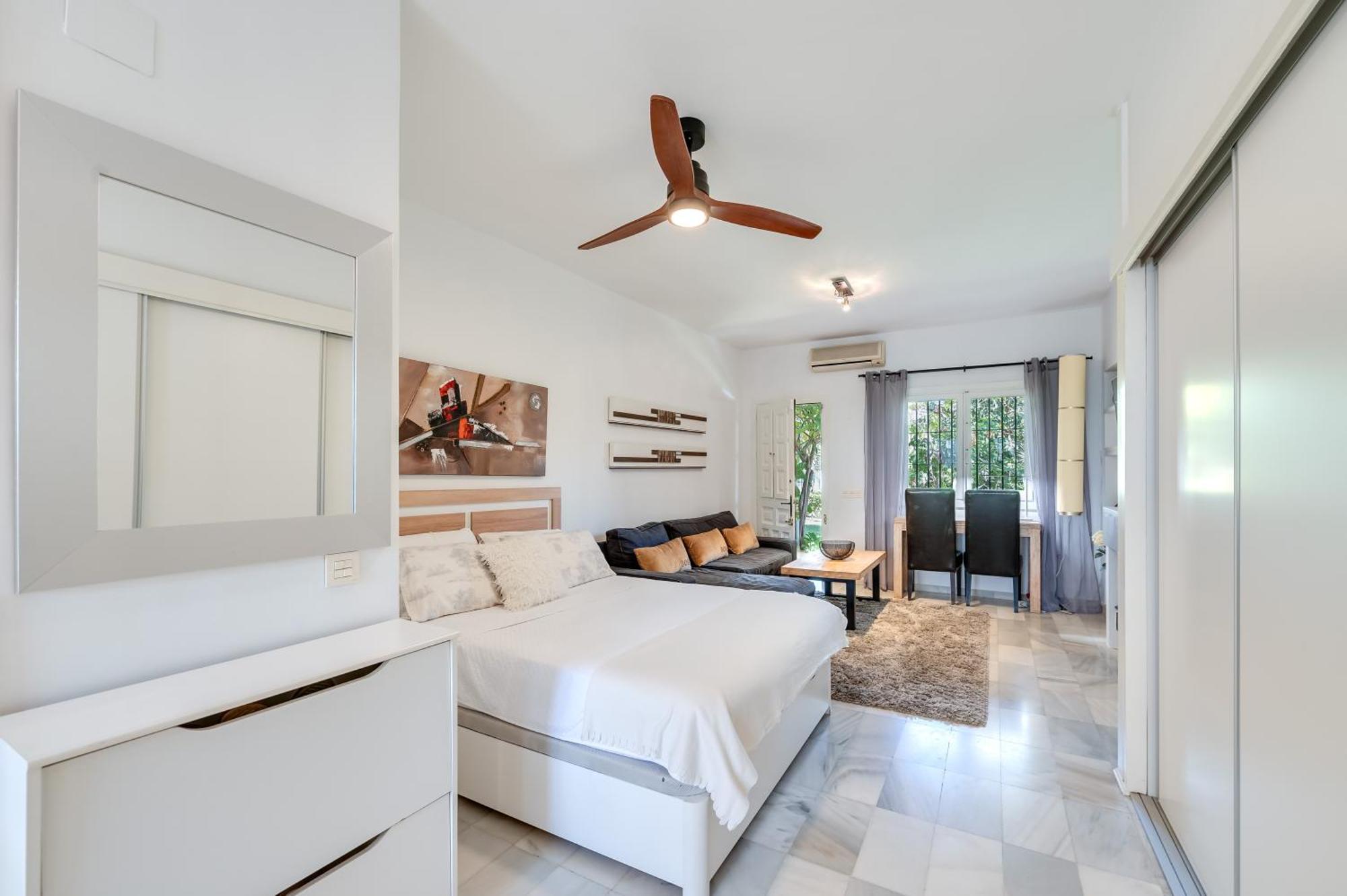 Cozy In 5 Min Walk To The Apartamento Marbella